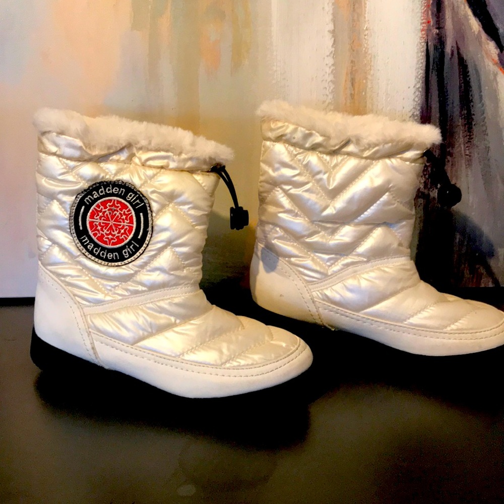 Madden girl size 5 (big girl) snow boots
